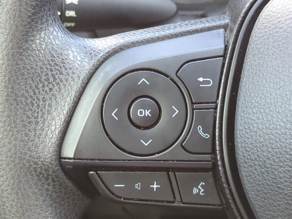 Used 2021 Toyota RAV4 LE image 21