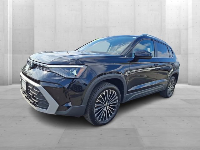 Used 2025 Volkswagen Taos SE FWD image 3