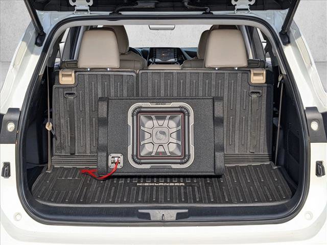 Used 2020 Toyota Highlander XLE image 3