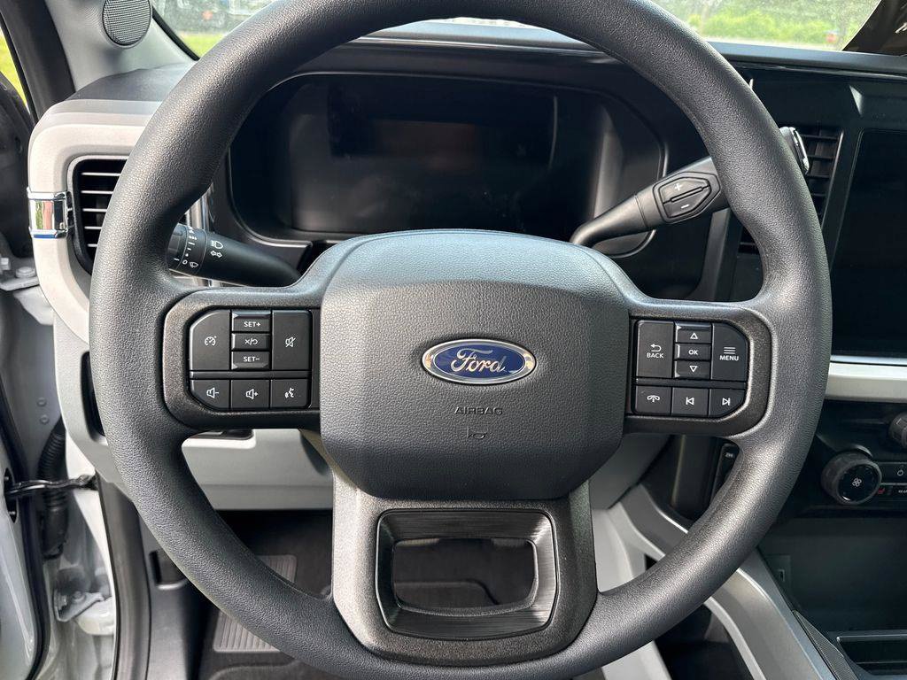 New 2026 Ford F250 XLT w/ XLT Premium Package AWD/4WD image 18