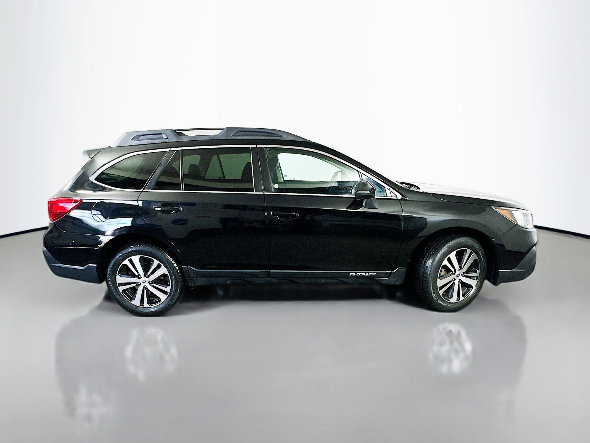 Used 2019 Subaru Outback 3.6R Limited image 8