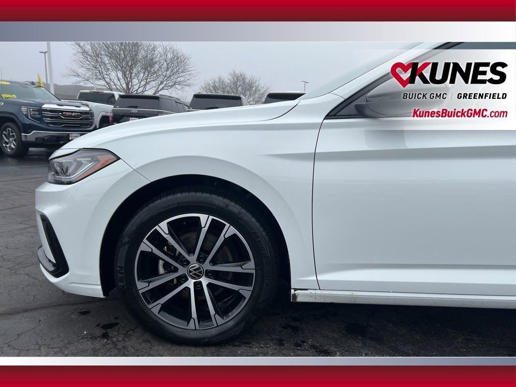 Used 2025 Volkswagen Jetta Sport image 15