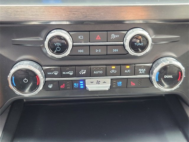 Used 2025 Ford F250 Lariat w/ FX4 Off-Road Package AWD/4WD image 22