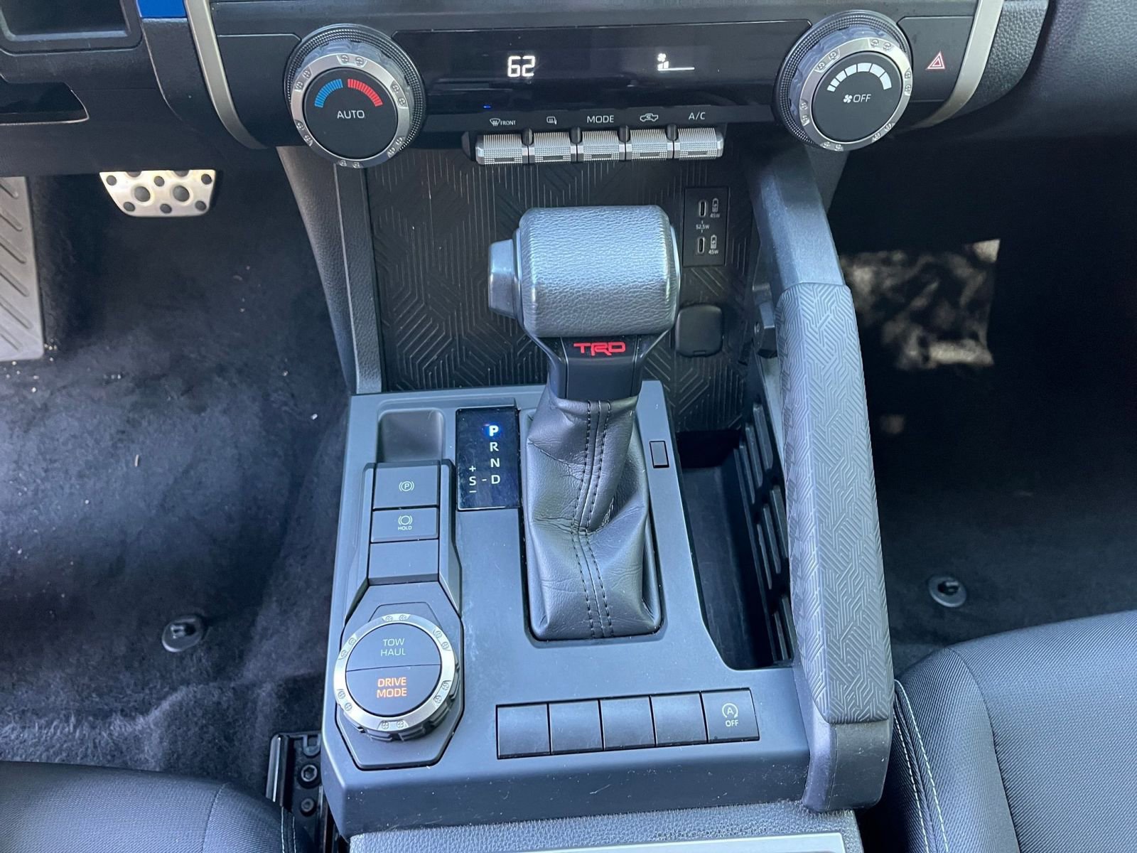 Used 2024 Toyota Tacoma TRD Sport image 39