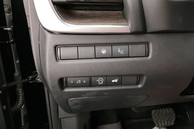 Used 2025 Nissan Rogue Platinum w/ Platinum Premium Package image 40