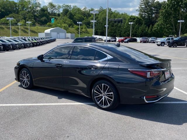 Used 2025 Lexus ES 300h w/ Premium Package FWD image 3