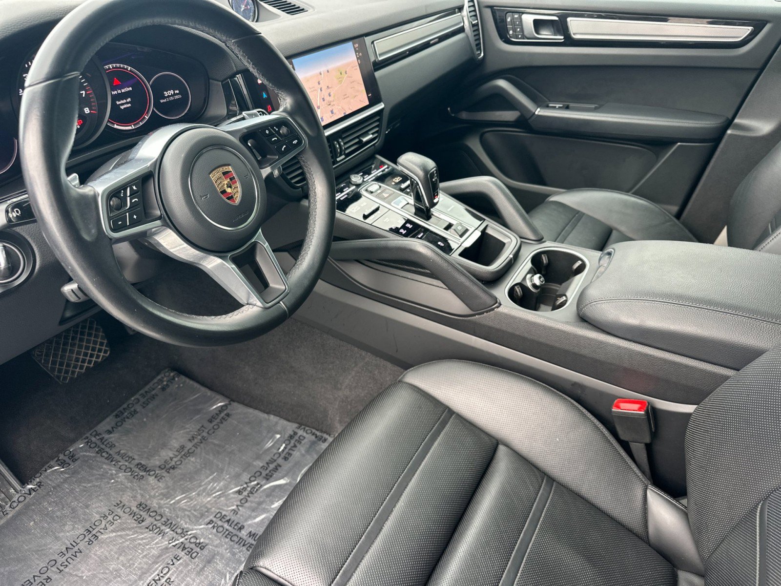 Used 2023 Porsche Cayenne Platinum Edition image 4