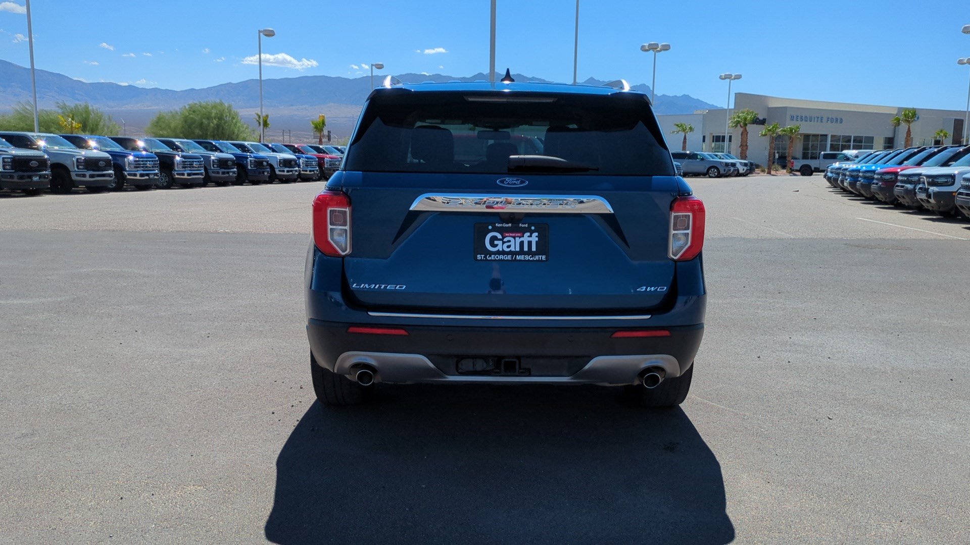 Used 2022 Ford Explorer Limited w/ Class IV Trailer Tow Package AWD/4WD image 4