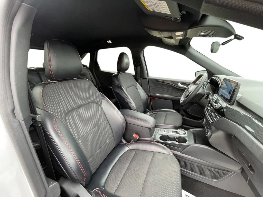 Used 2023 Ford Escape ST-Line Select AWD/4WD image 42