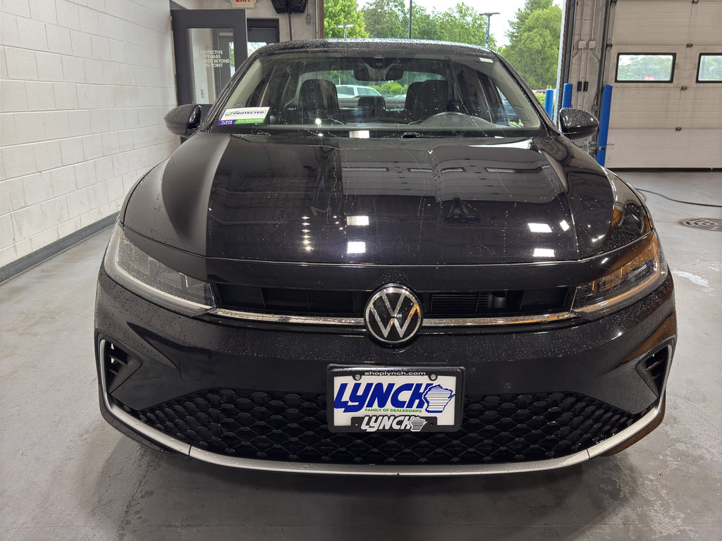 Used 2025 Volkswagen Jetta SE FWD image 8