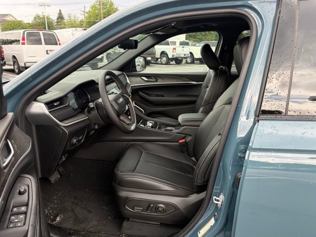 New 2026 Jeep Grand Cherokee Limited w/ Luxury Tech Group II AWD/4WD image 15
