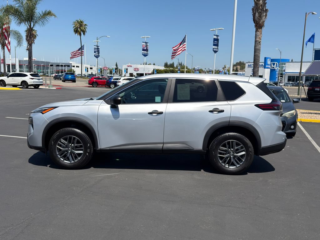 Used 2024 Nissan Rogue S FWD image 7