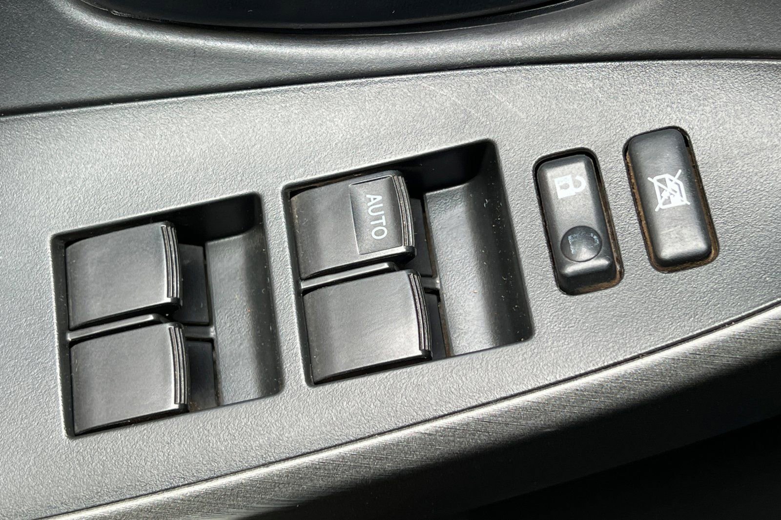 Used 2011 Toyota RAV4 4WD w/ Base L4 Extra Value Pkg image 14