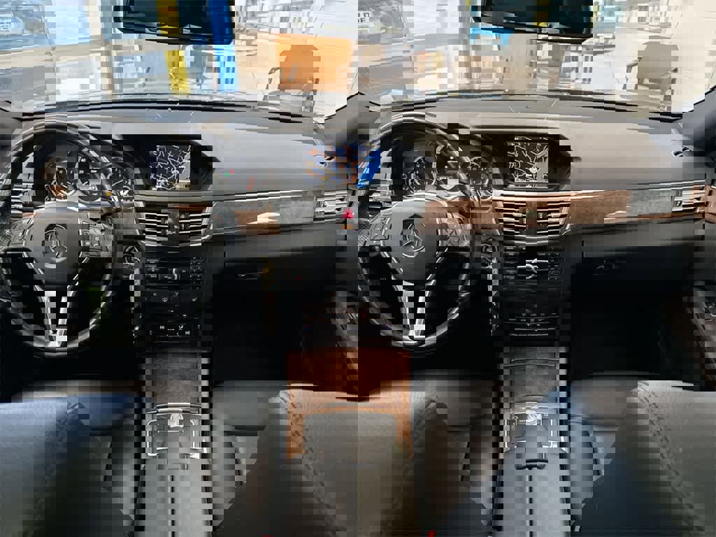 Used 2012 Mercedes-Benz E 350 4MATIC Sedan image 16