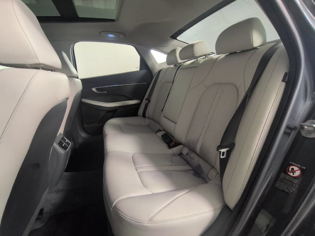 Used 2023 Hyundai Sonata Limited w/ Preferred Accessory Package FWD image 19