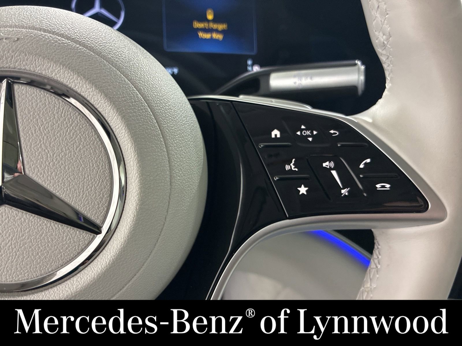 Used 2023 Mercedes-Benz EQS 580 4MATIC SUV image 14