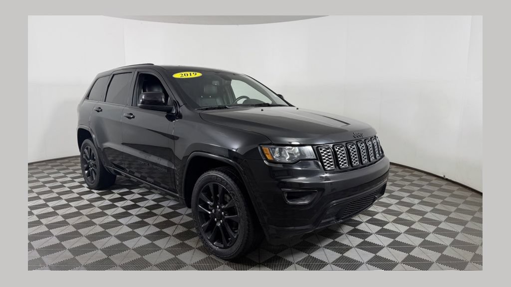 Used 2019 Jeep Grand Cherokee Altitude AWD/4WD image 1