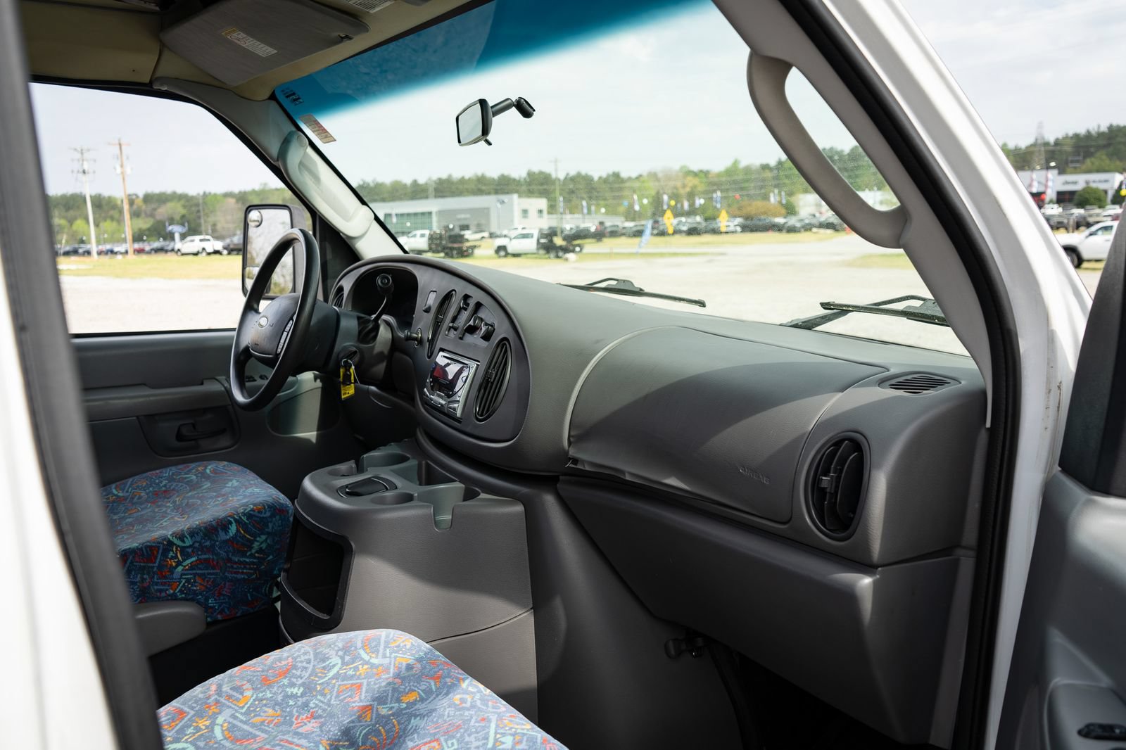 Used 2003 Ford E-450 and Econoline 450 RWD image 17