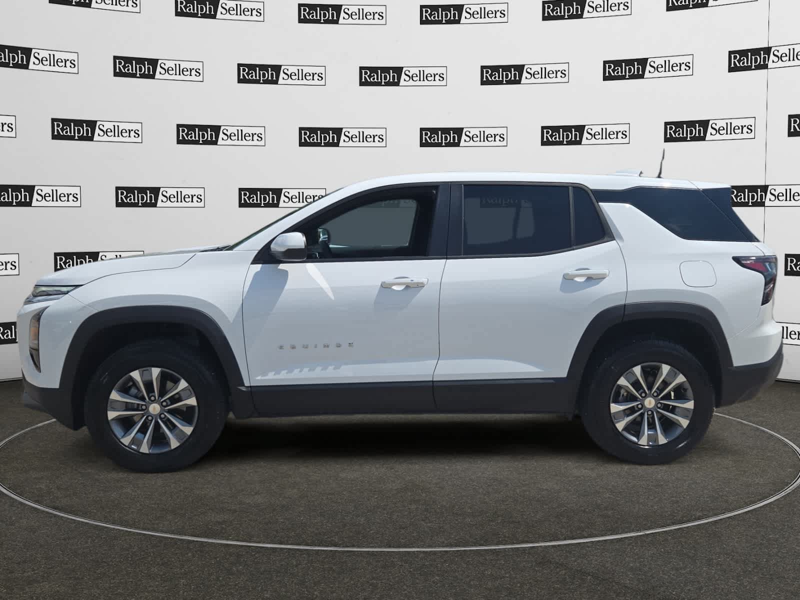 Used 2026 Chevrolet Equinox LT FWD image 3