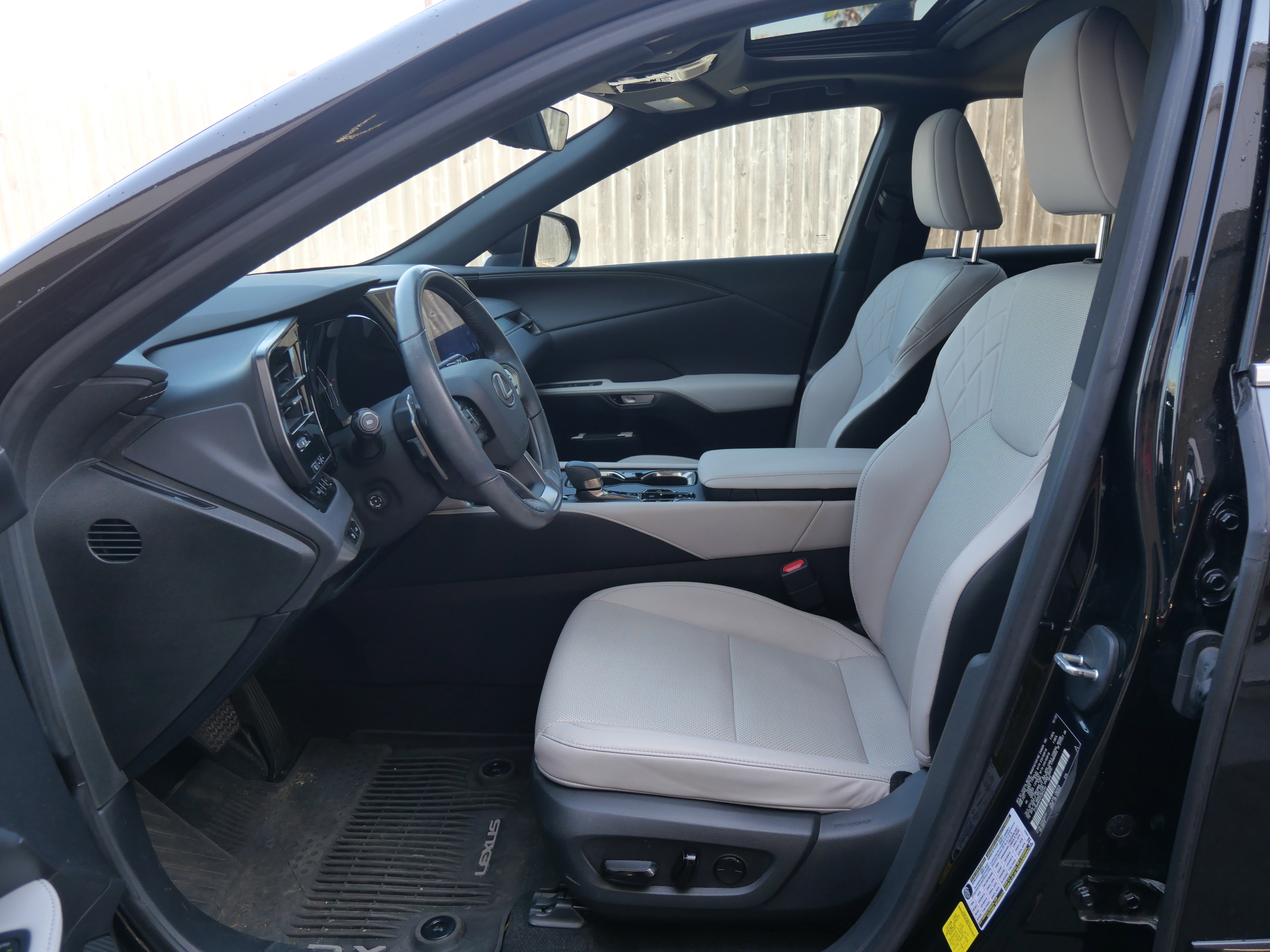 Used 2023 Lexus RX 350 Premium image 8