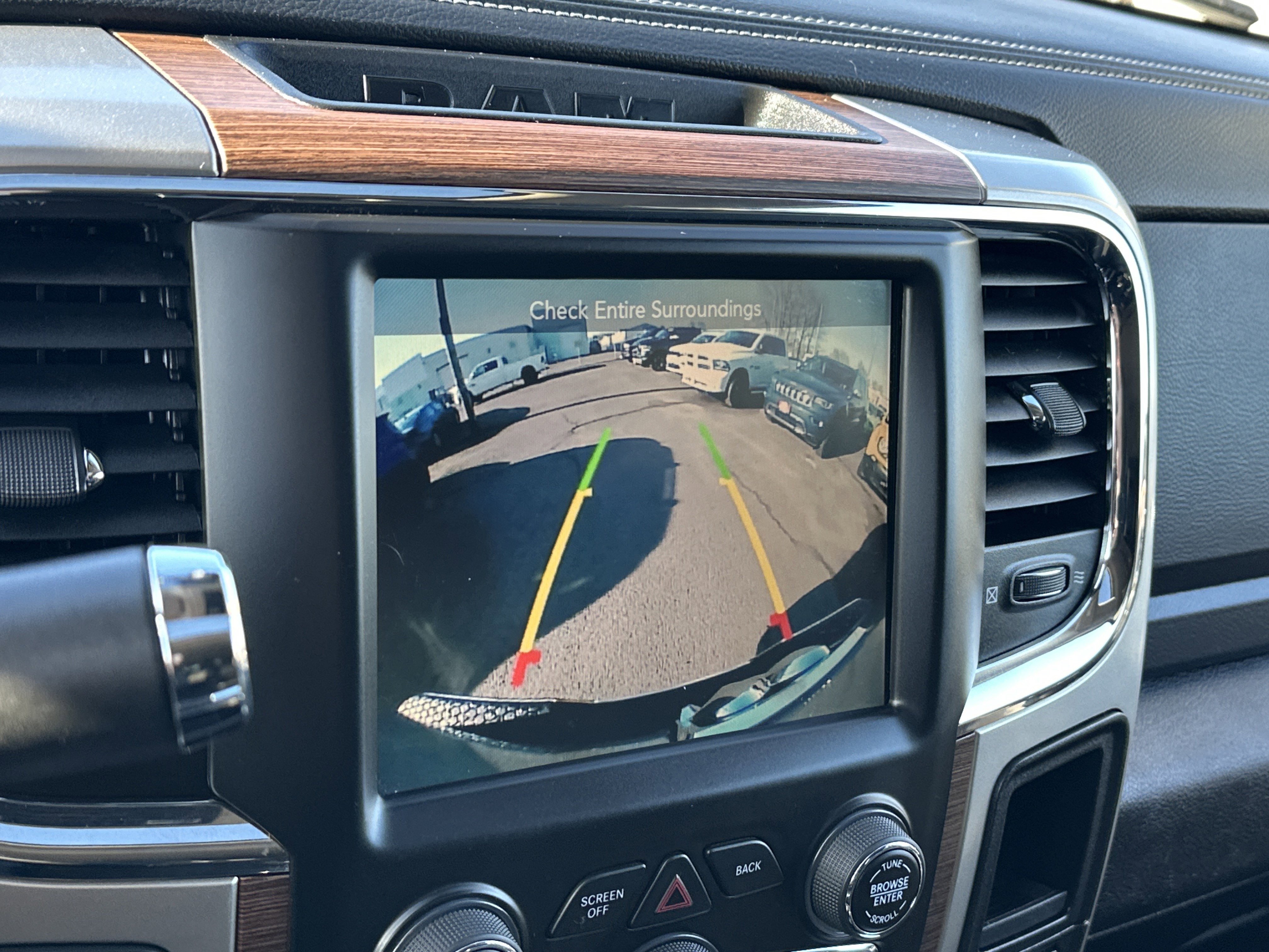 Used 2016 RAM 2500 Laramie w/ Convenience Group image 22