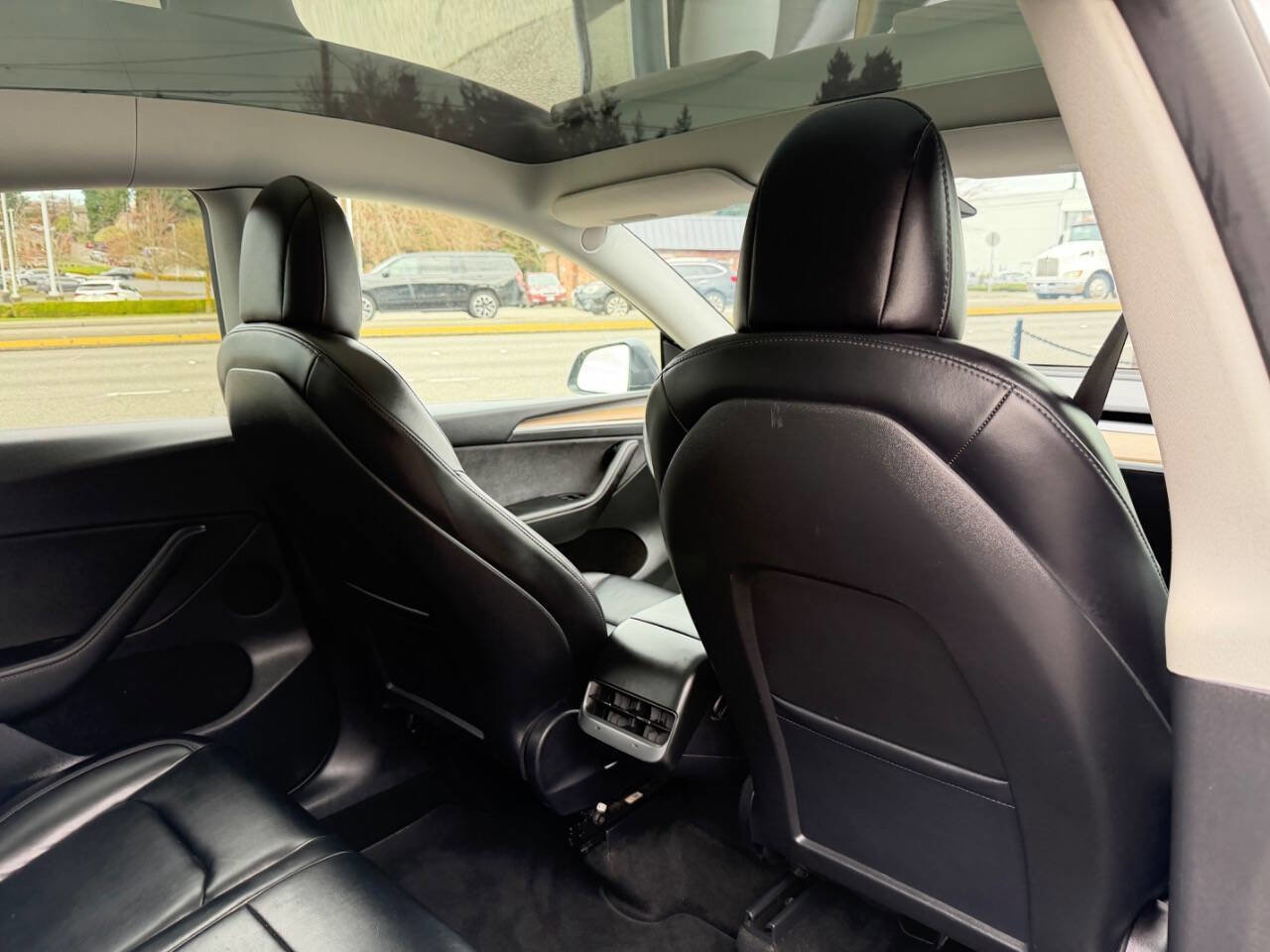 Used 2022 Tesla Model Y Performance image 23