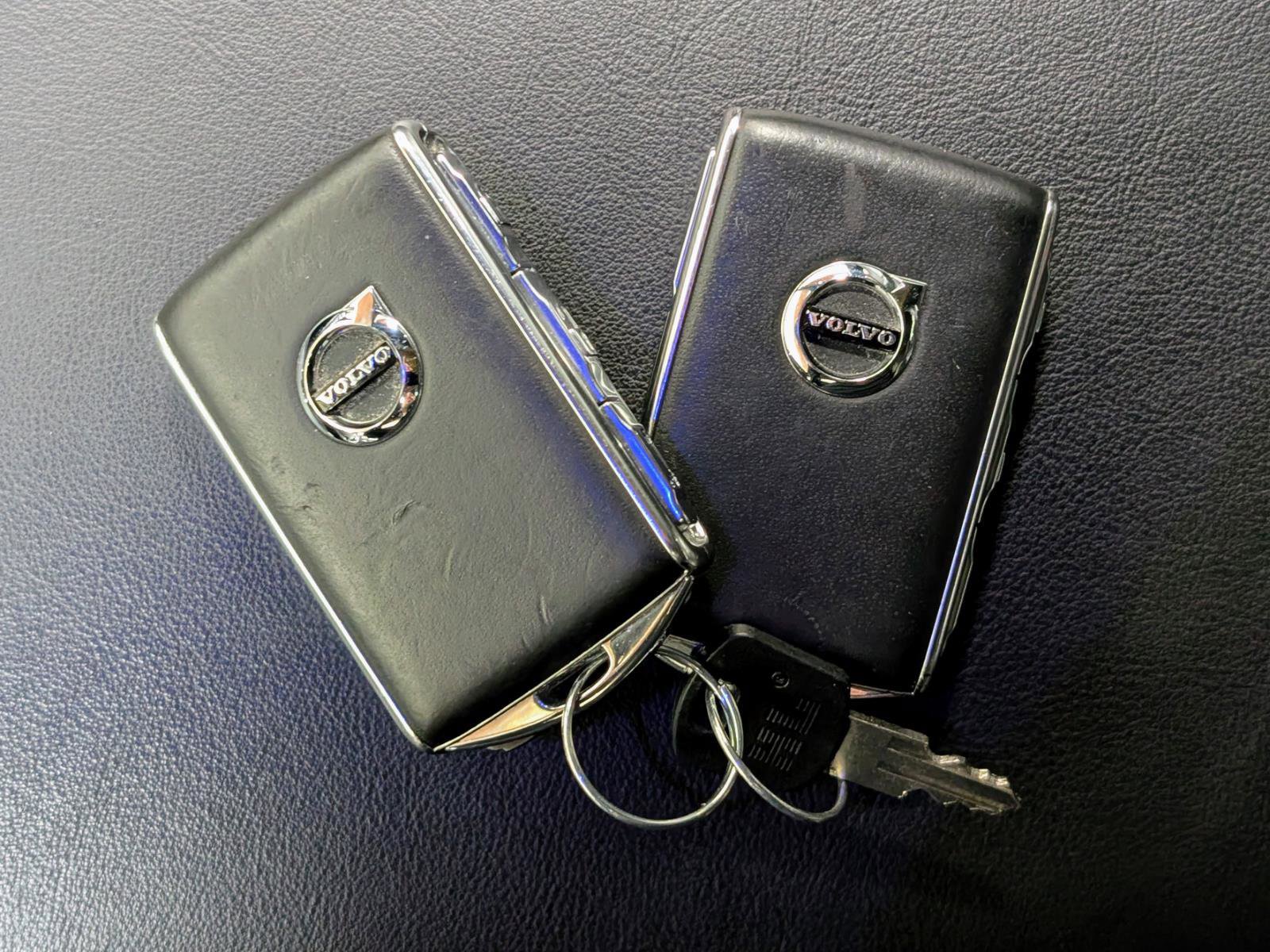 Used 2020 Volvo XC60 T8 R-Design w/ Protection Package Premier image 39