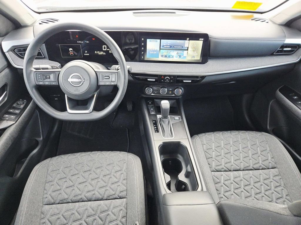 Used 2025 Nissan Kicks SV w/ Charging Package image 9