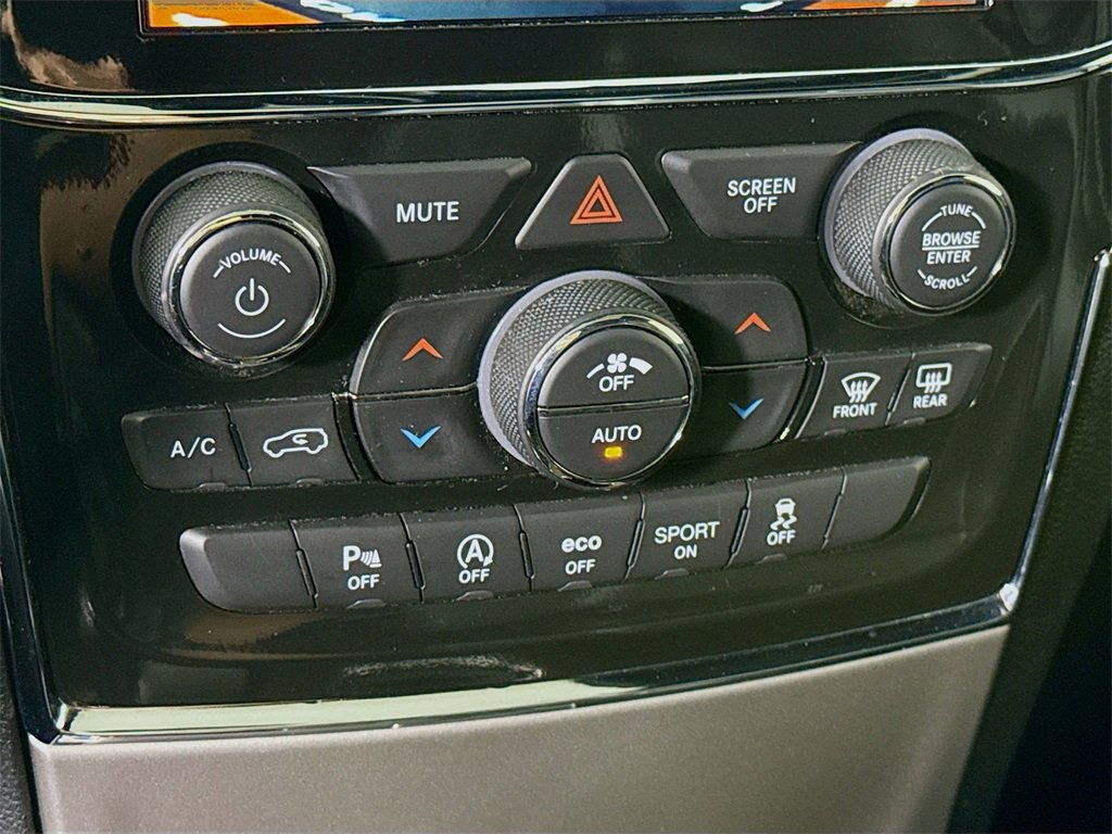 Used 2021 Jeep Grand Cherokee Limited image 10