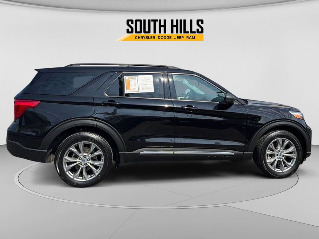 Used 2023 Ford Explorer XLT w/ Equipment Group 202A AWD/4WD image 8