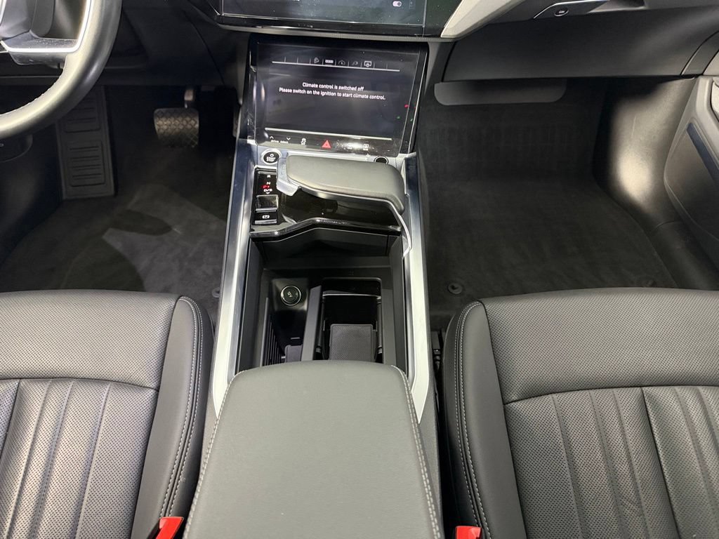 Used 2024 Audi Q8 e-tron Premium Plus w/ Premium Plus Package AWD/4WD image 17