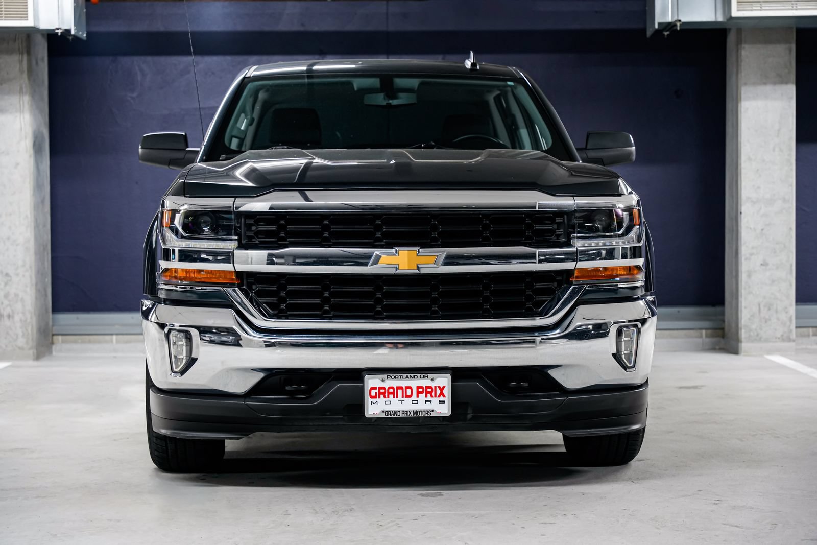 Used 2017 Chevrolet Silverado 1500 LT w/ All Star Edition AWD/4WD image 5