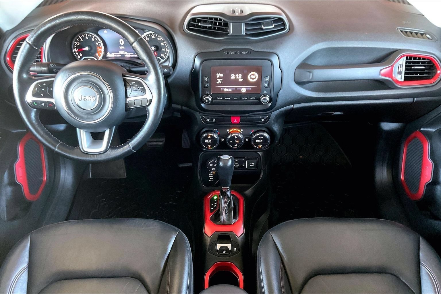 Used 2016 Jeep Renegade Trailhawk w/ Premium Trailhawk Package AWD/4WD image 7