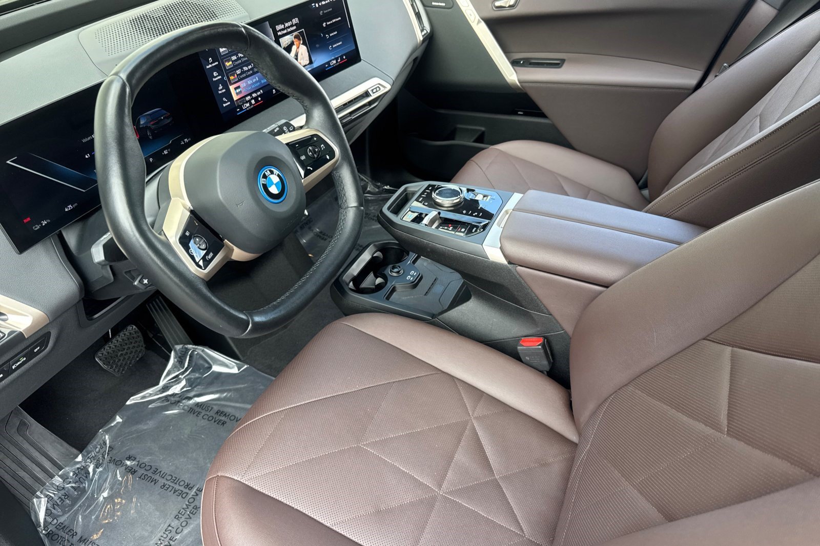 Used 2025 BMW iX xDrive50 AWD/4WD image 4