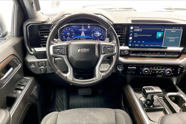 Used 2022 Chevrolet Silverado 1500 LT Trail Boss w/ Convenience Package II image 4