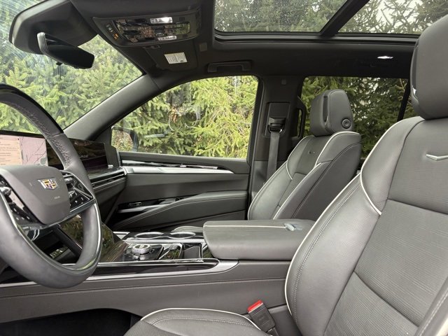 Used 2025 Cadillac Escalade Sport w/ Touring Package image 23