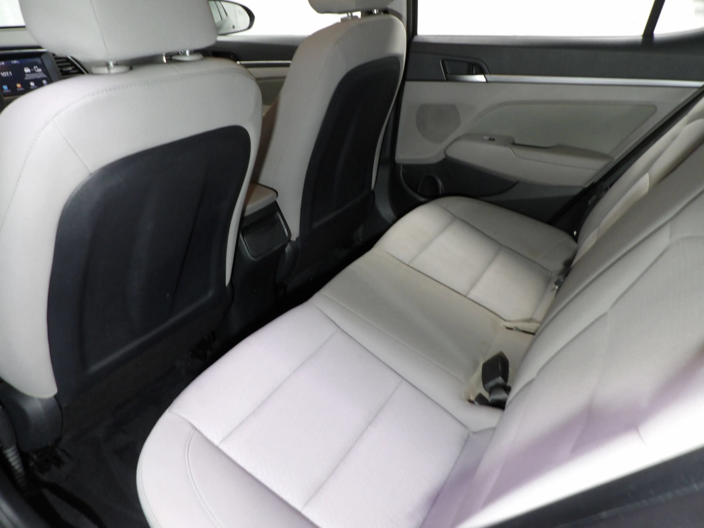 Used 2018 Hyundai Elantra SEL FWD image 9