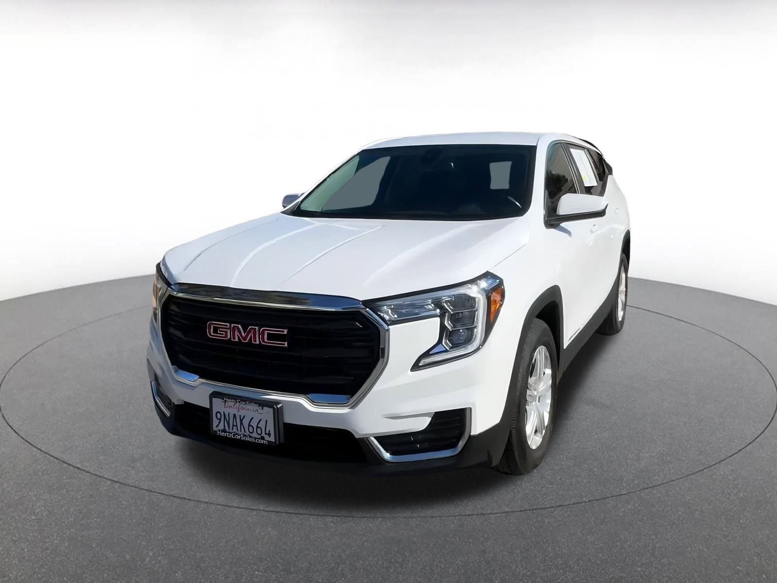 Used 2024 GMC Terrain SLE image 7