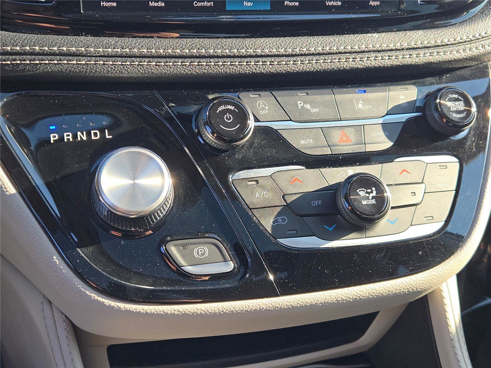 Certified 2023 Chrysler Pacifica Limited FWD image 36