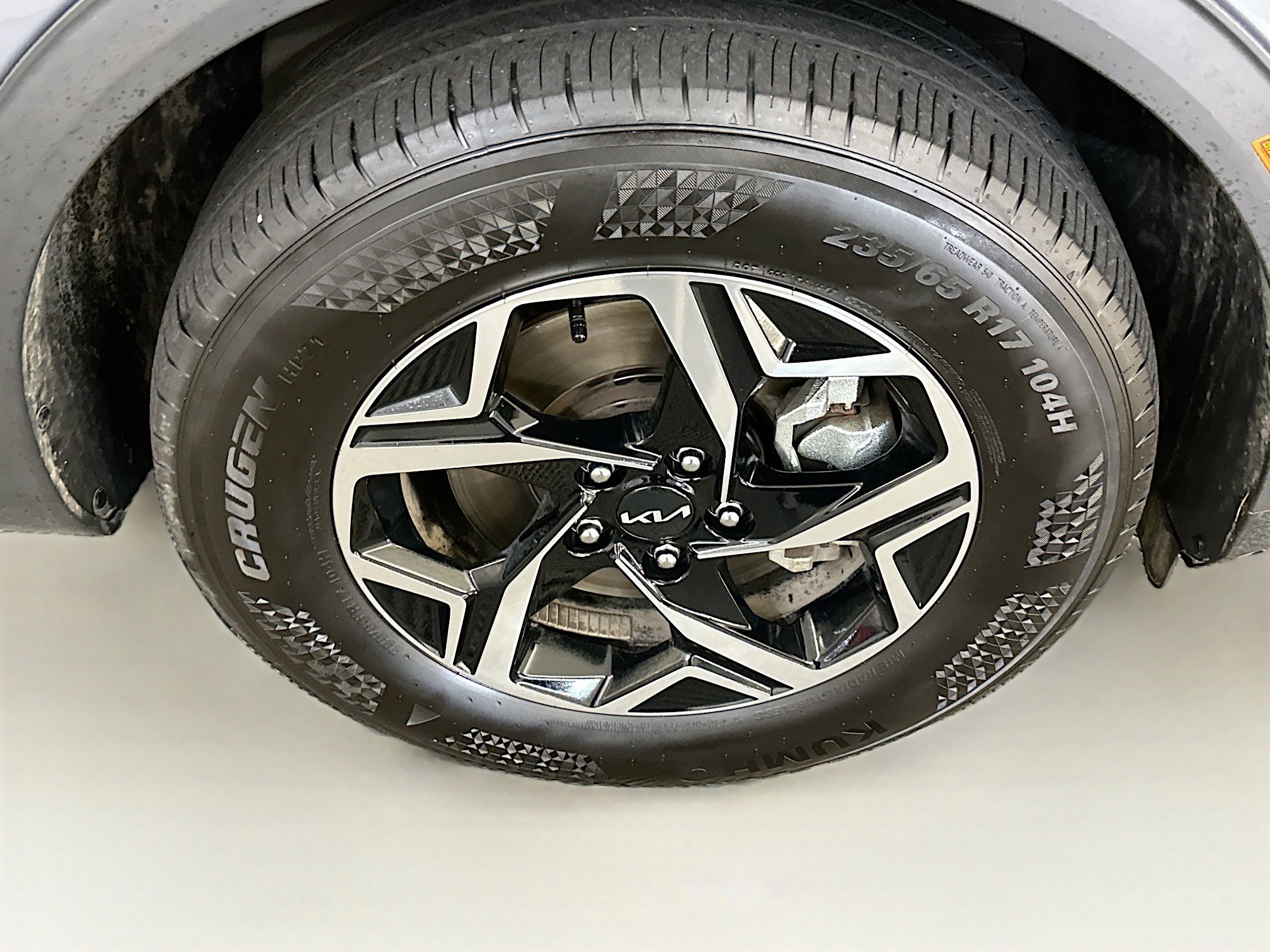 Used 2025 Kia Sportage LX image 11