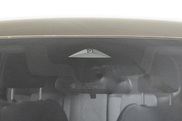 Certified 2025 Nissan Kicks SV AWD/4WD image 34