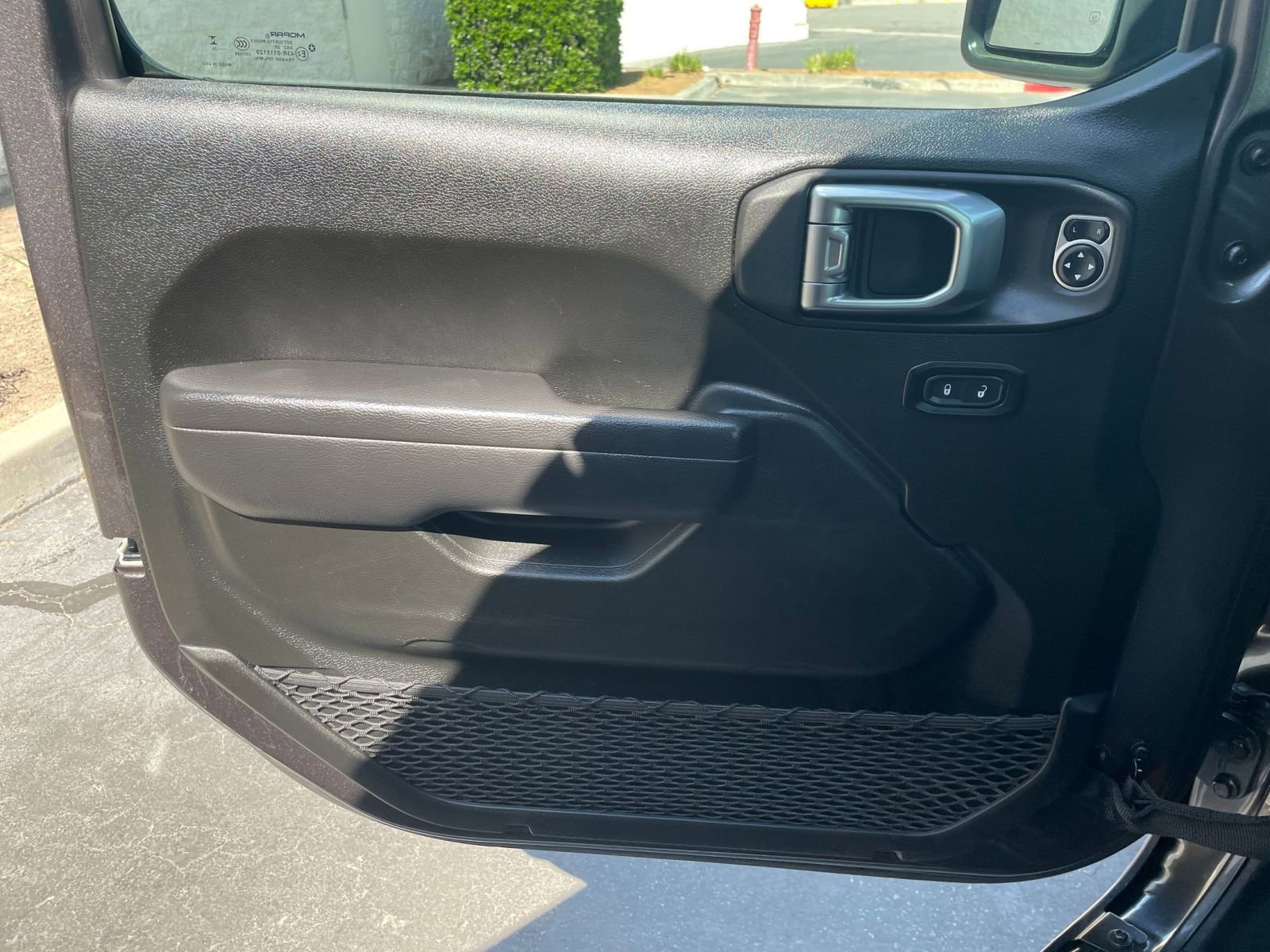 Used 2025 Jeep Wrangler Sport S image 18