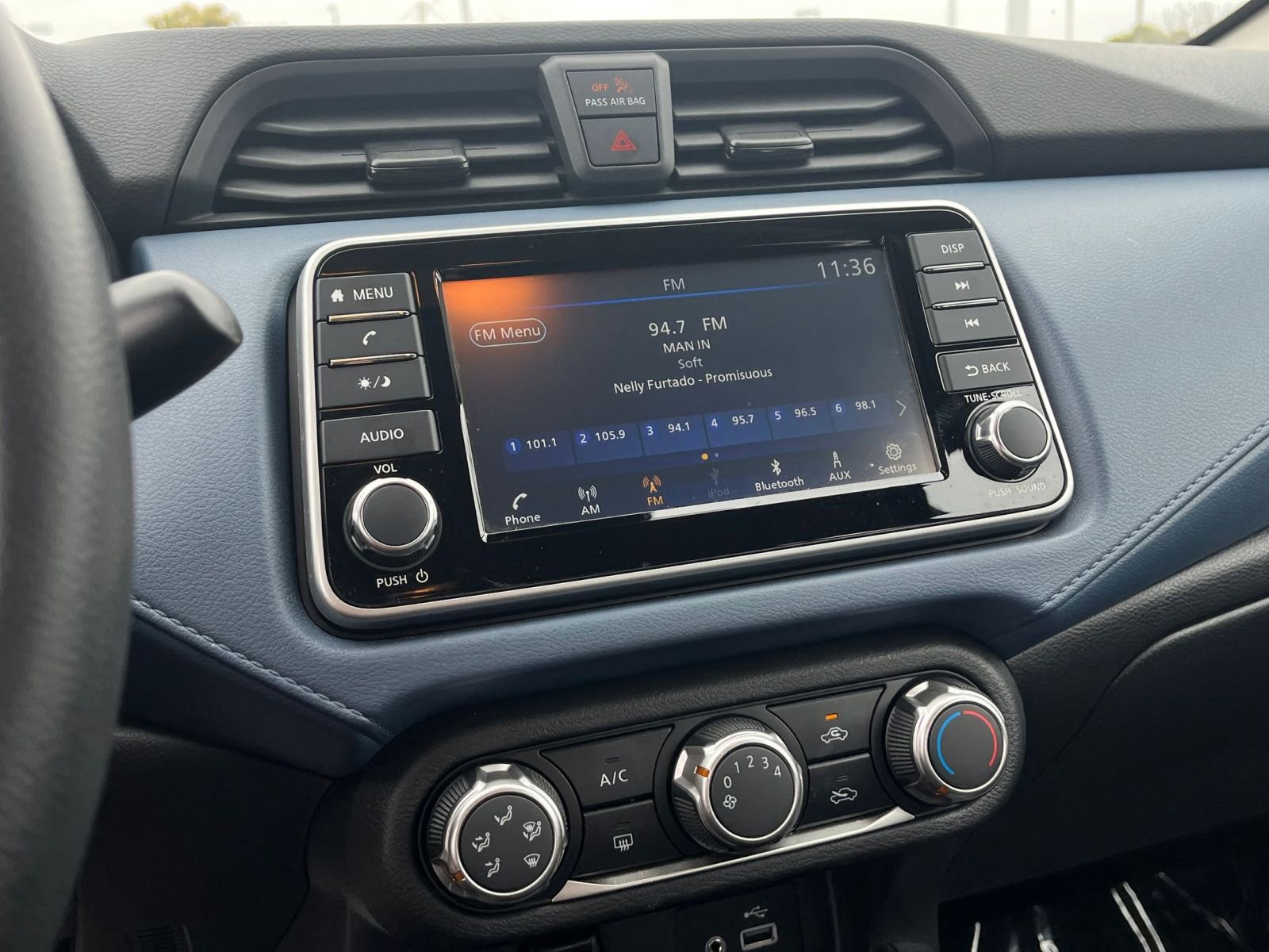 Used 2025 Nissan Versa SV FWD image 17