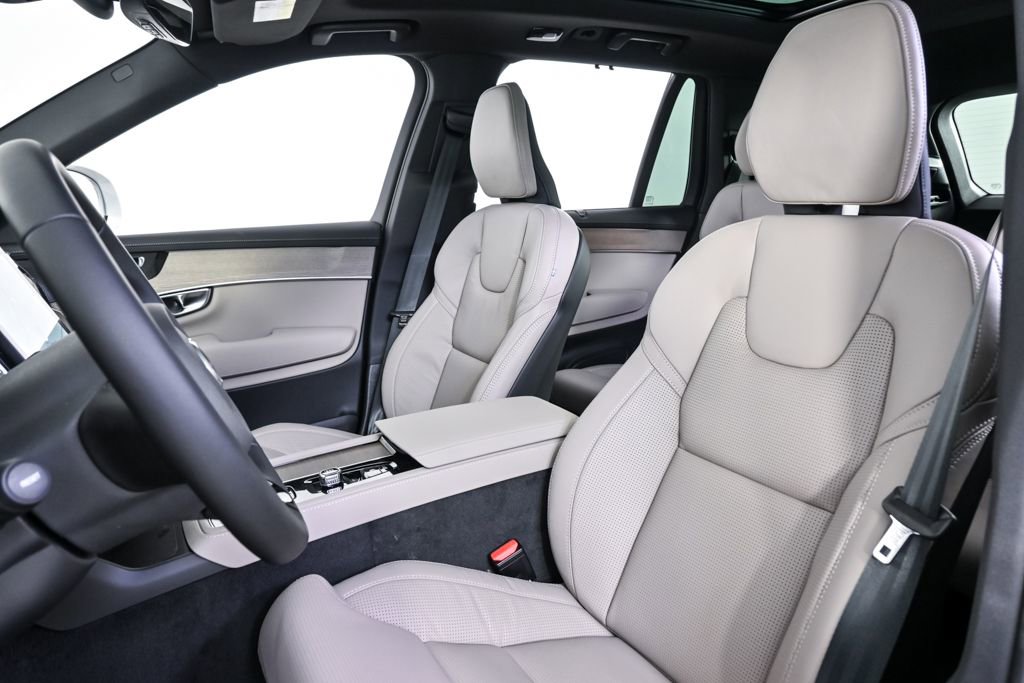 New 2026 Volvo XC90 B5 Ultra w/ Protection Package image 5