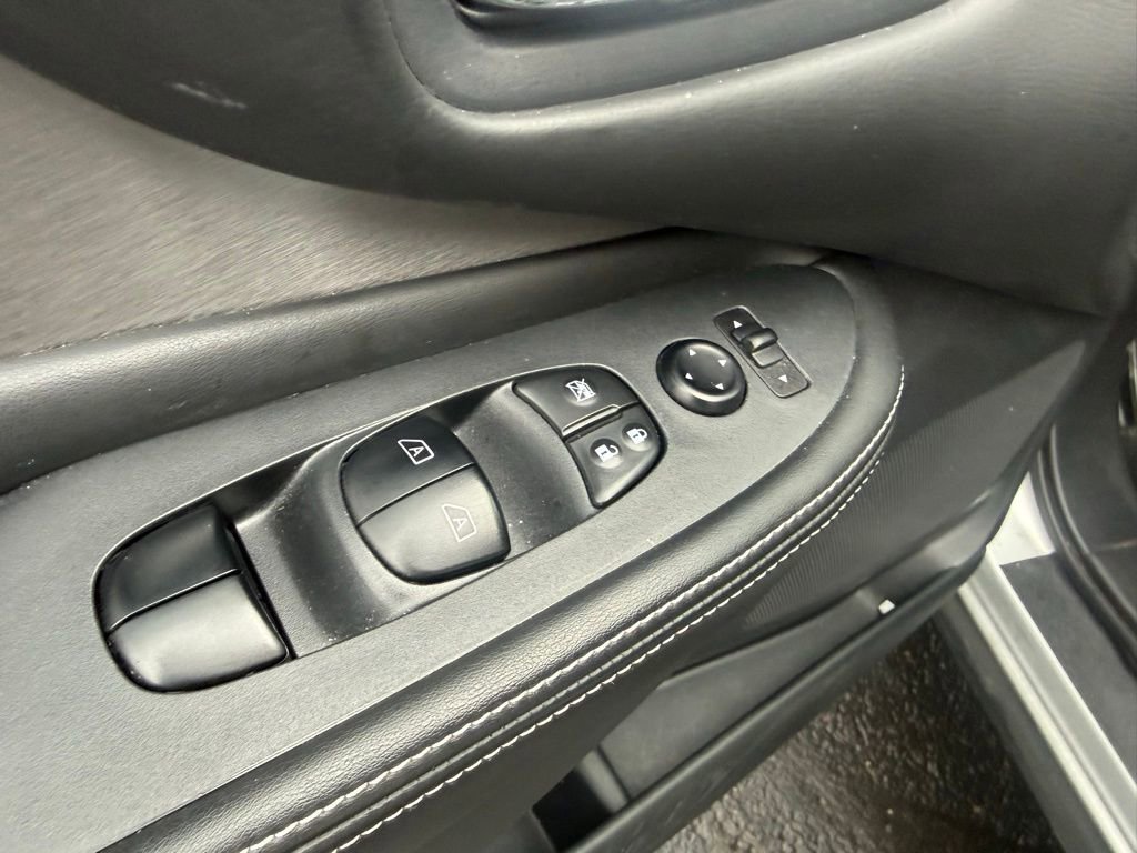 Used 2020 Nissan Murano SV AWD/4WD image 12