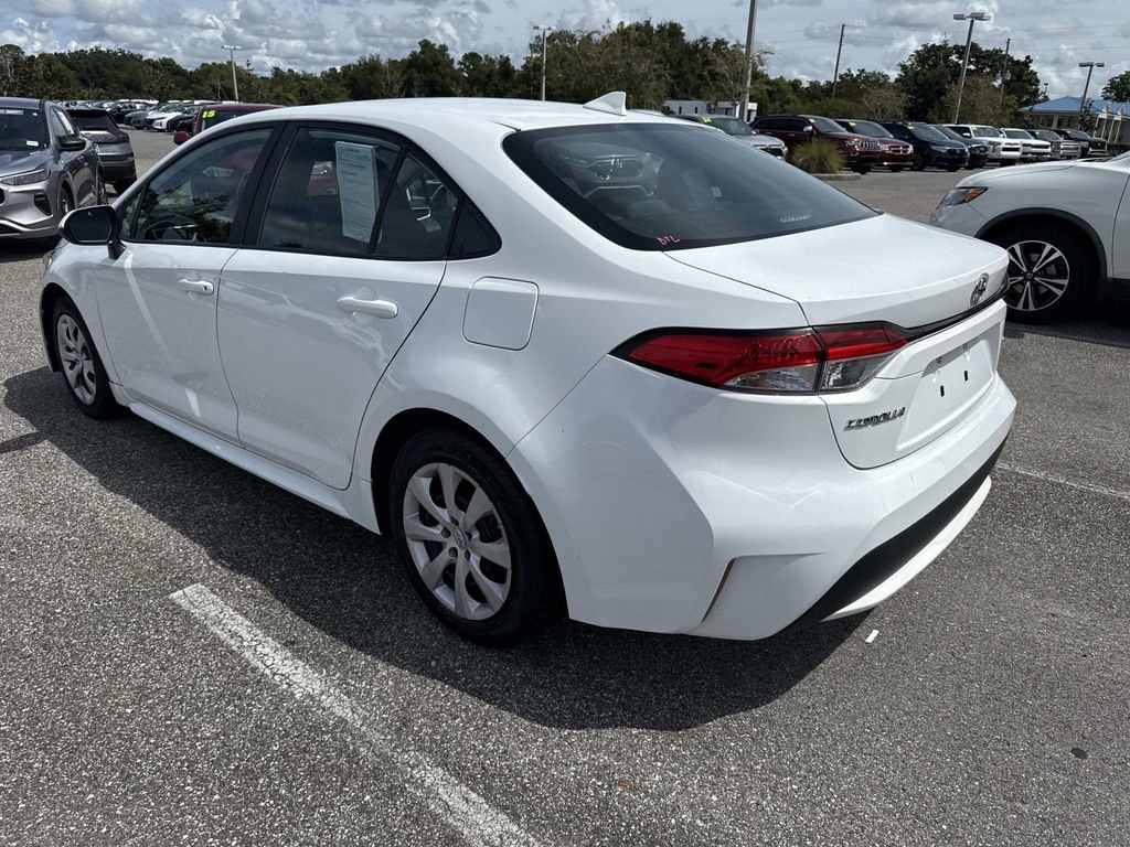 Used 2021 Toyota Corolla LE image 6