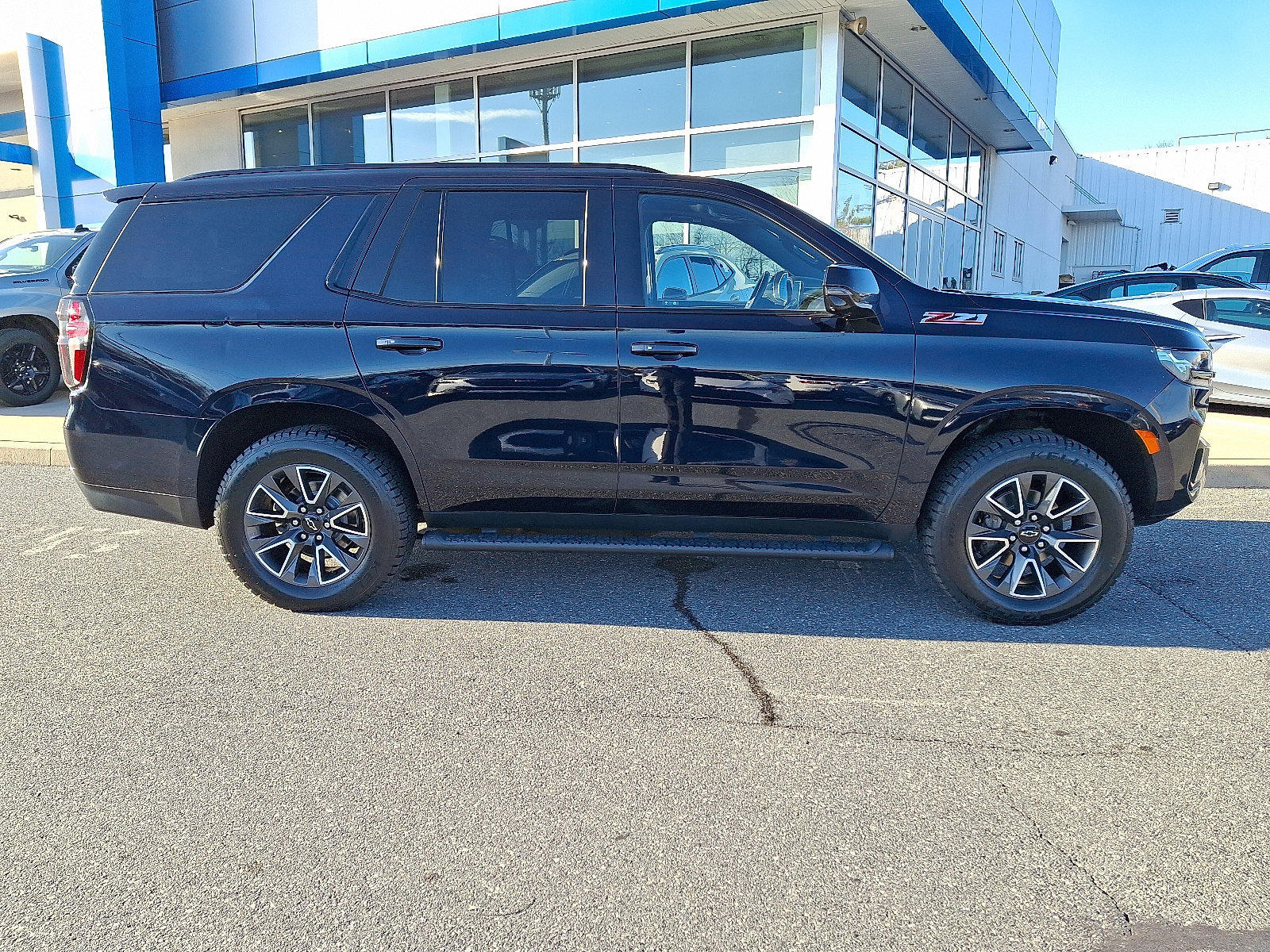Used 2021 Chevrolet Tahoe Z71 w/ Luxury Package image 6