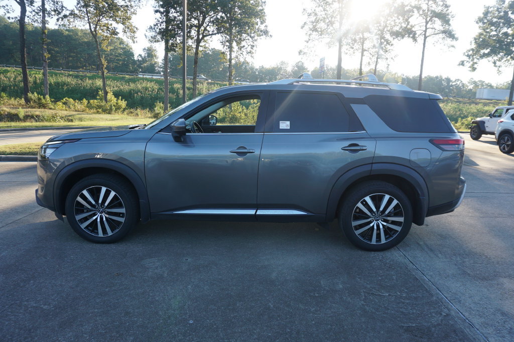 Used 2024 Nissan Pathfinder Platinum FWD image 23