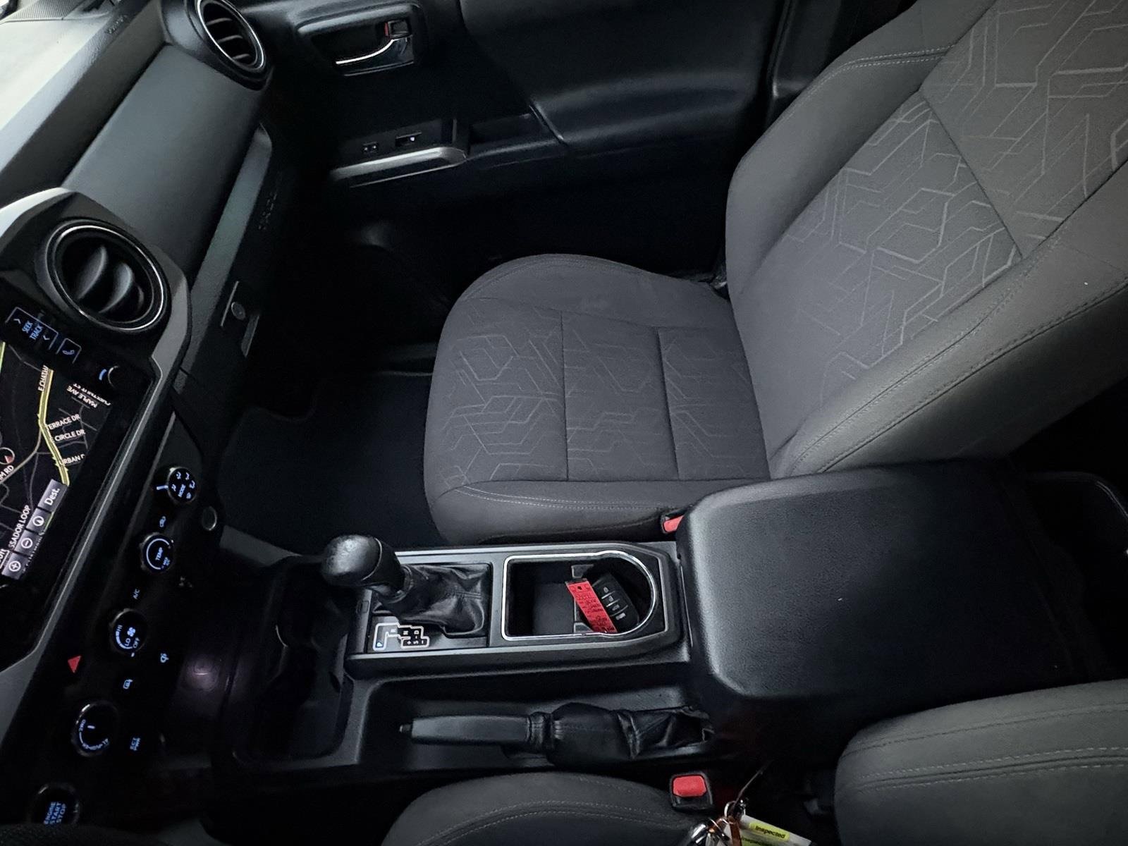 Used 2016 Toyota Tacoma TRD Sport image 38