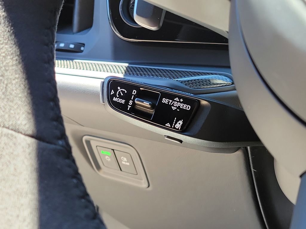 New 2026 Porsche Cayenne GTS image 37